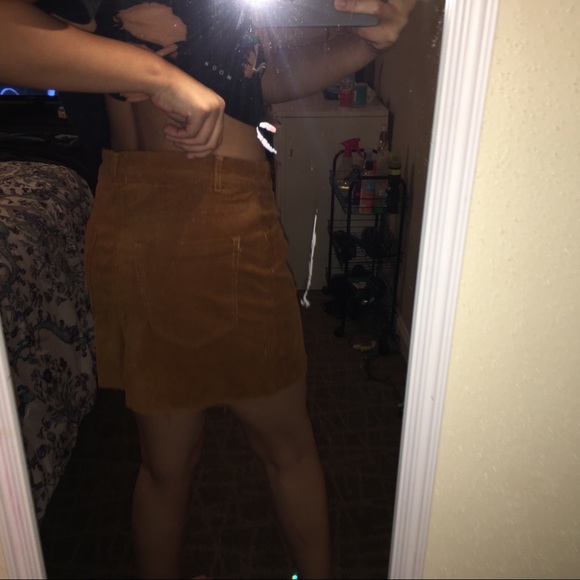 High wasted skirt - Picture 2 of 6